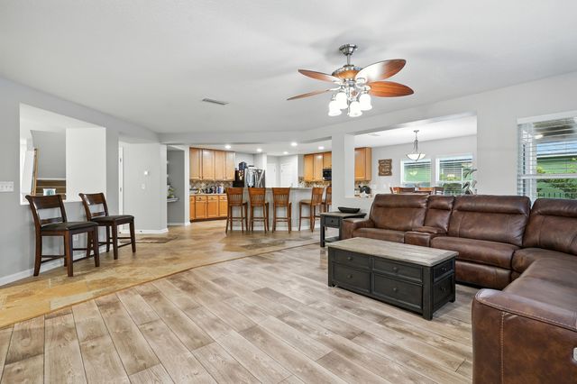 124 Camden Cay Dr, St Augustine, FL 32086