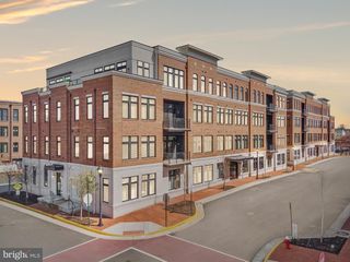 2 STATIONMASTER ST SE #202, Leesburg, VA 20175