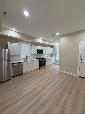 89 Johnson St 2, Lynn, MA 01902