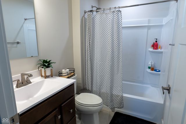 1230 Maumee Court, Greenfield, IN 46140