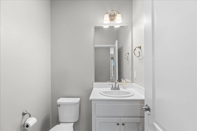 2237 Province Pl, Hughson, CA 95326