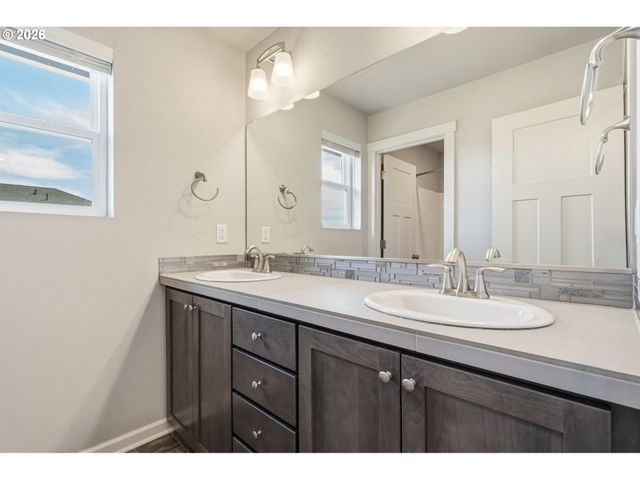 3715 S 42ND Pl, Ridgefield, WA 98642