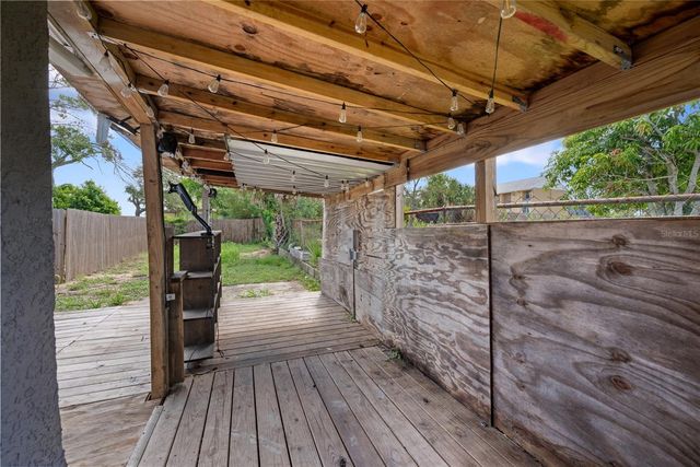 605 S DISSTON AVENUE, Tarpon Springs, FL 34689