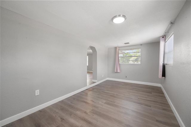 605 S DISSTON AVENUE, Tarpon Springs, FL 34689