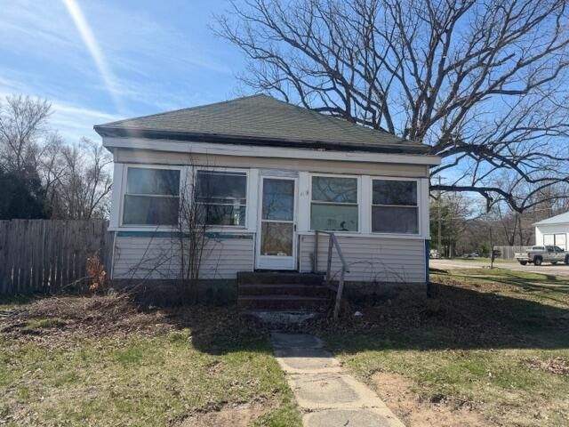 81 S Gibbs Street, White Cloud, MI 49349