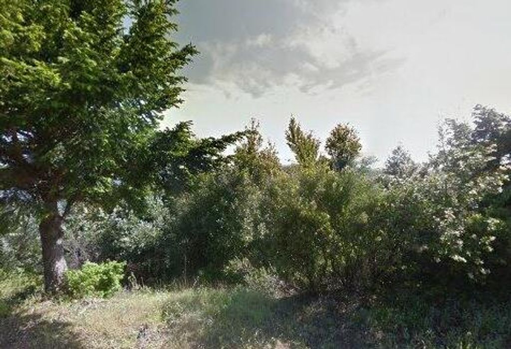 195 Pepperwood Drive, Whitethorn, CA 95589