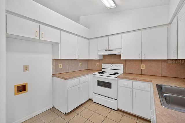 57 CAYMAN CIRCLE, Umatilla, FL 32784