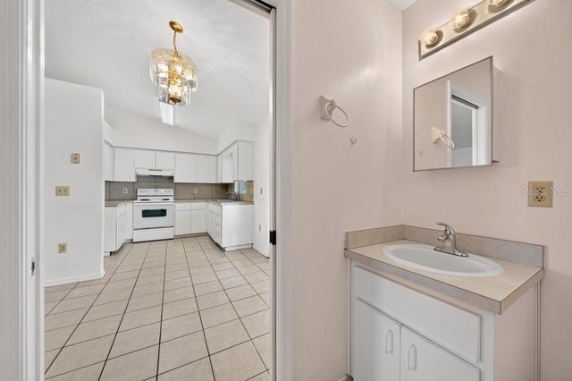57 CAYMAN CIRCLE, Umatilla, FL 32784