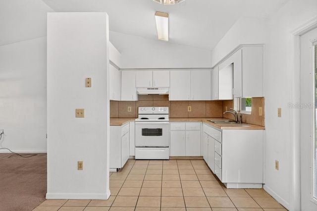 57 CAYMAN CIRCLE, Umatilla, FL 32784