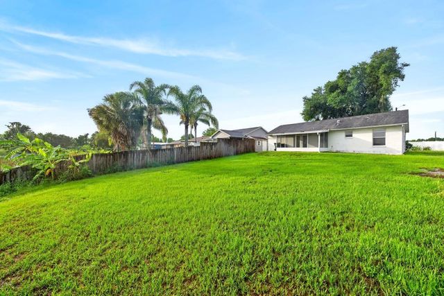 57 CAYMAN CIRCLE, Umatilla, FL 32784