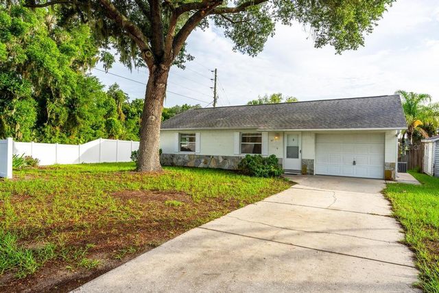 57 CAYMAN CIRCLE, Umatilla, FL 32784