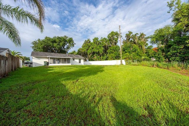 57 CAYMAN CIRCLE, Umatilla, FL 32784