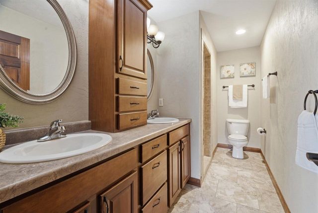 535 COONEN DRIVE, Combined Locks, WI 54113