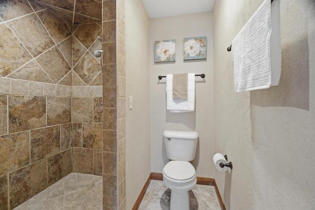 535 COONEN DRIVE, Combined Locks, WI 54113