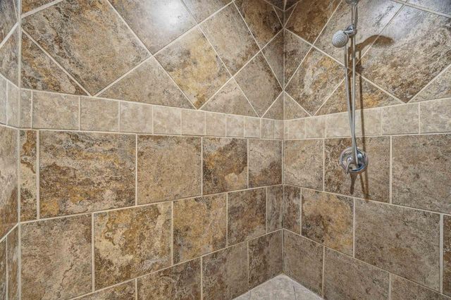 535 COONEN DRIVE, Combined Locks, WI 54113