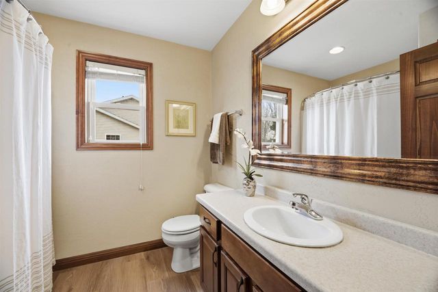 535 COONEN DRIVE, Combined Locks, WI 54113