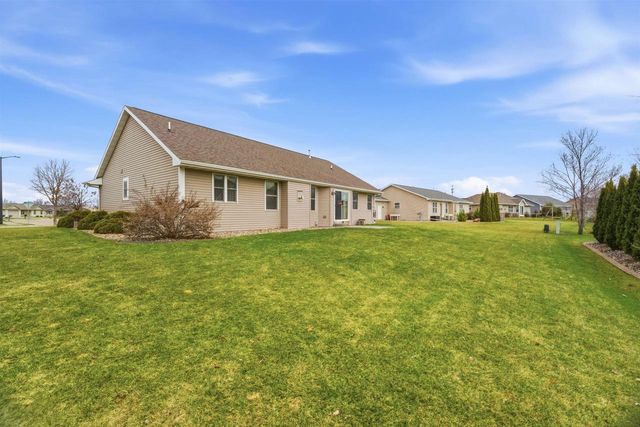 535 COONEN DRIVE, Combined Locks, WI 54113
