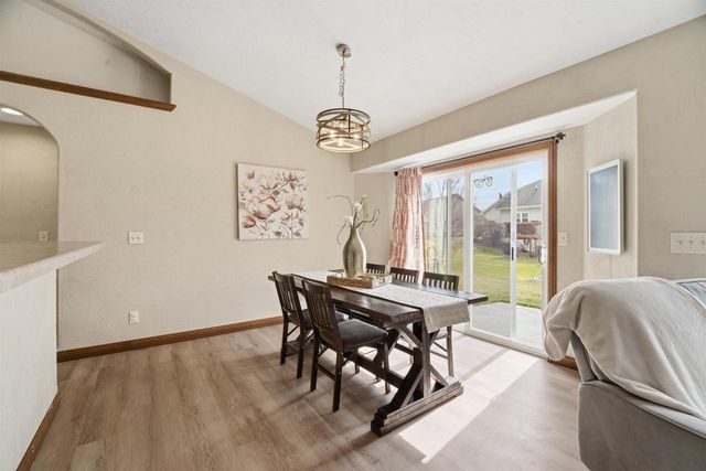 535 COONEN DRIVE, Combined Locks, WI 54113