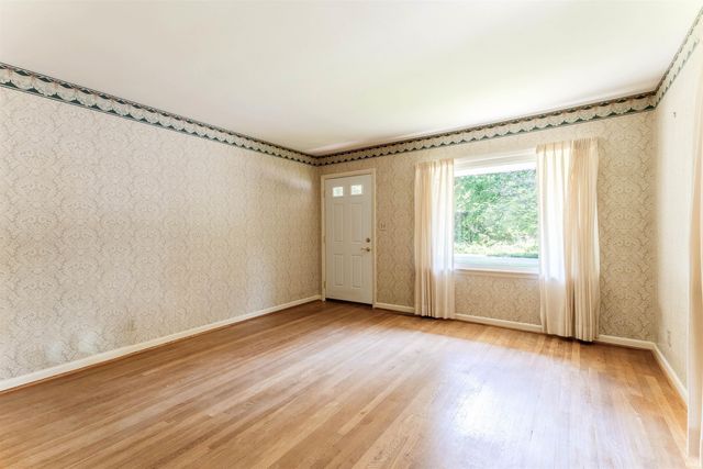 6077 Grand River Road, Newburgh, IN 47630