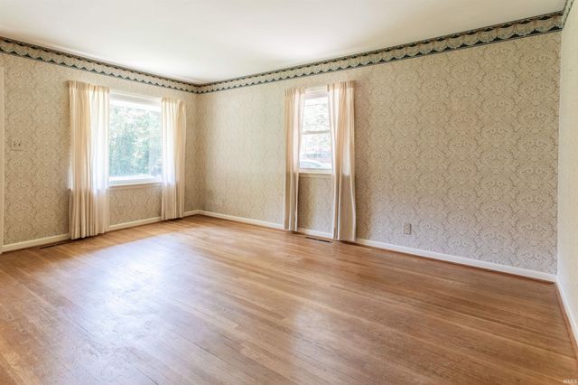 6077 Grand River Road, Newburgh, IN 47630