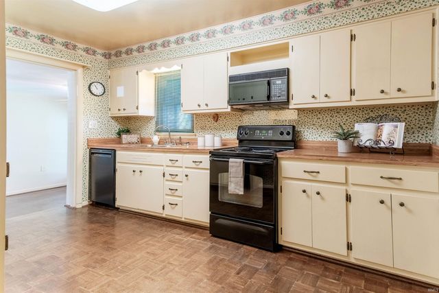 6077 Grand River Road, Newburgh, IN 47630