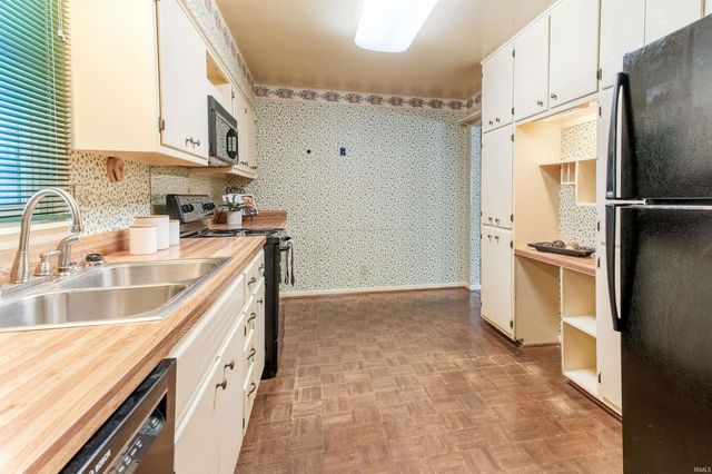 6077 Grand River Road, Newburgh, IN 47630
