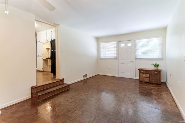 6077 Grand River Road, Newburgh, IN 47630