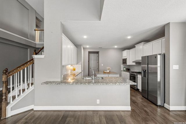 647 MISSION HILL RUN, New Braunfels, TX 78132