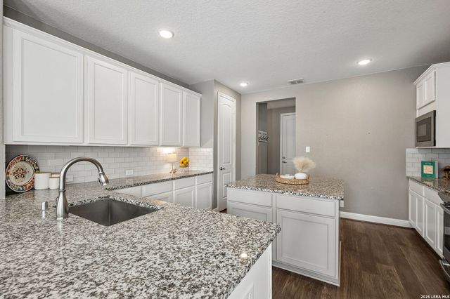 647 MISSION HILL RUN, New Braunfels, TX 78132