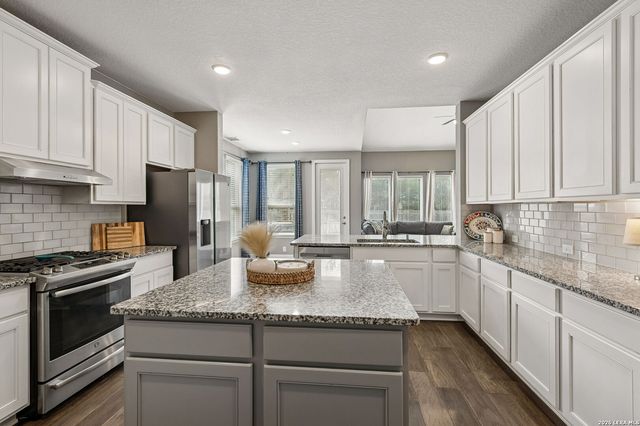 647 MISSION HILL RUN, New Braunfels, TX 78132