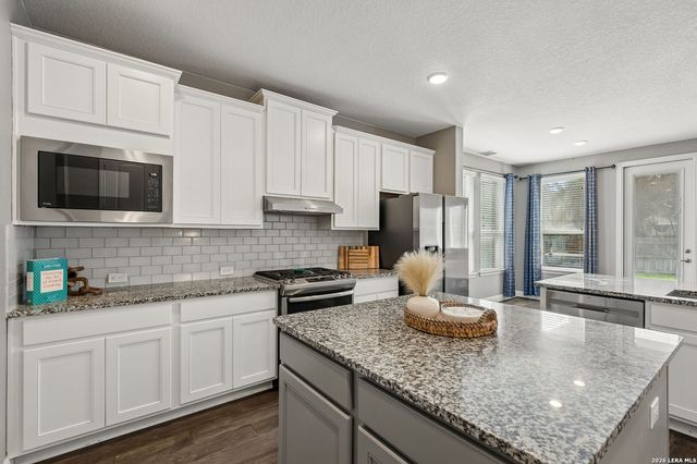 647 MISSION HILL RUN, New Braunfels, TX 78132