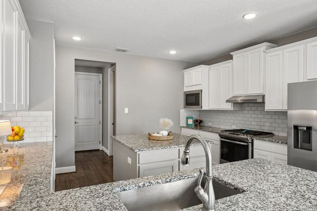 647 MISSION HILL RUN, New Braunfels, TX 78132