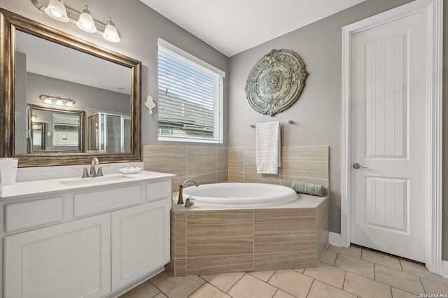 647 MISSION HILL RUN, New Braunfels, TX 78132