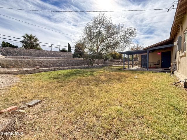 3324 N Stanton Street, El Paso, TX 79902