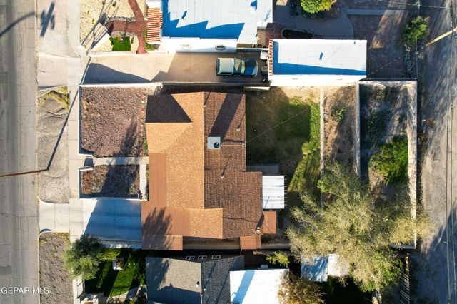 3324 N Stanton Street, El Paso, TX 79902