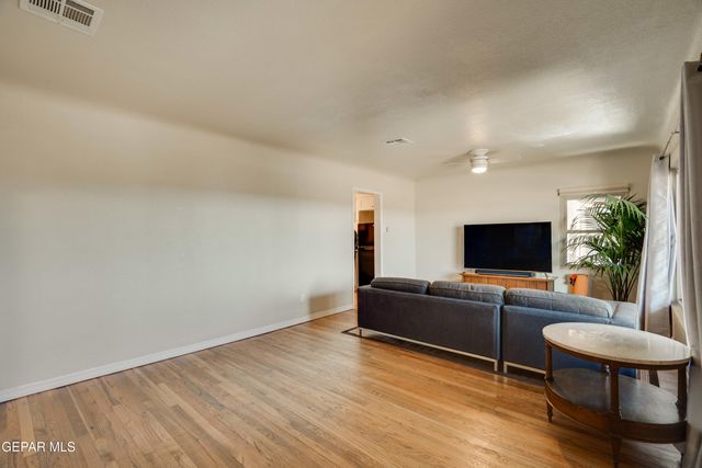 3324 N Stanton Street, El Paso, TX 79902