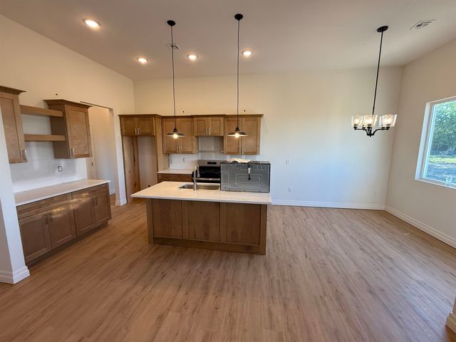 27 Kingdom Ct, Goddard, KS 67052