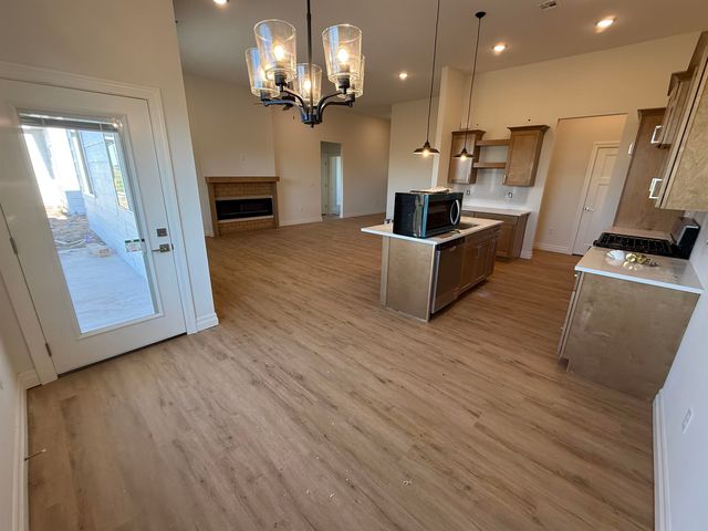 27 Kingdom Ct, Goddard, KS 67052