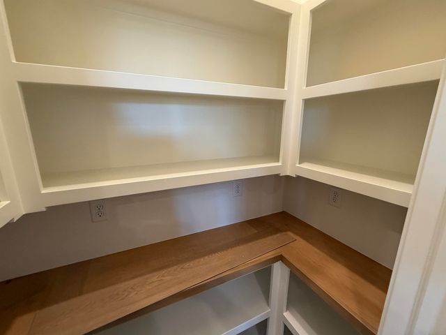 27 Kingdom Ct, Goddard, KS 67052