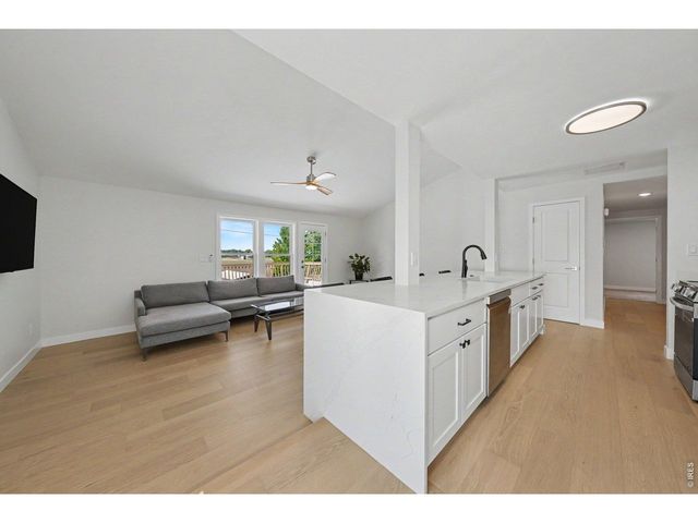 1005 Knobcone Pl, Loveland, CO 80538