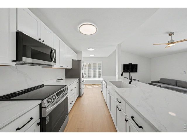 1005 Knobcone Pl, Loveland, CO 80538
