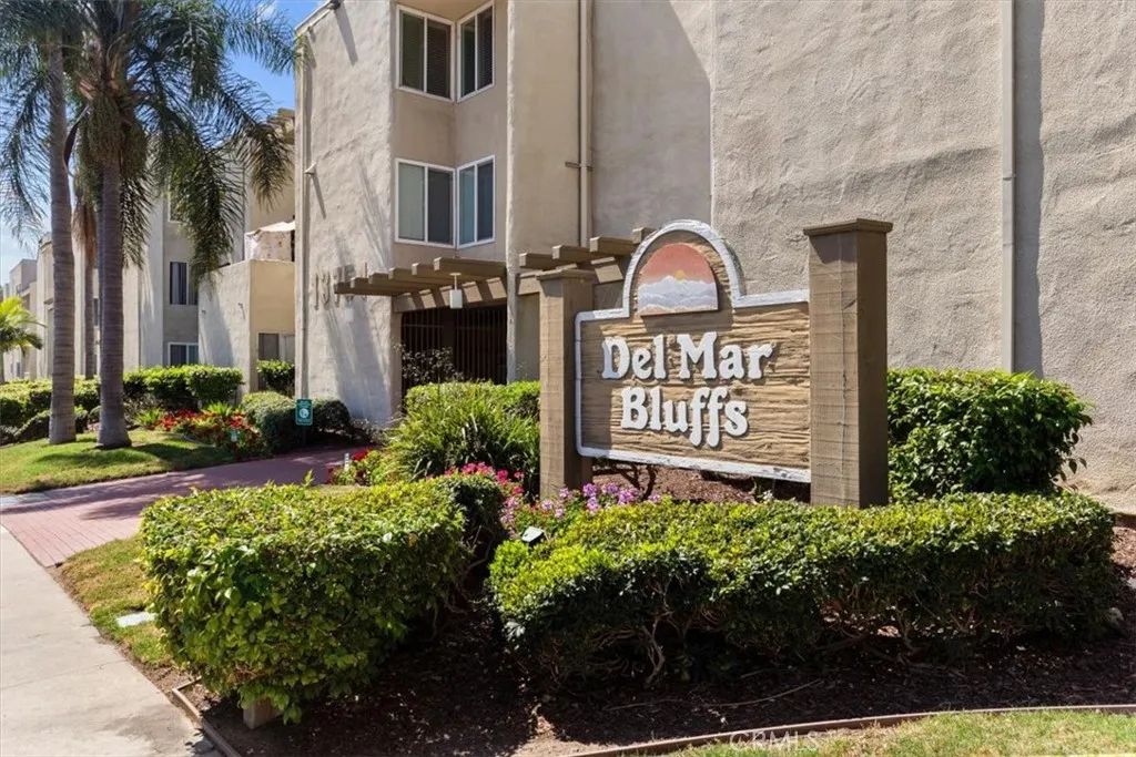 13754 Mango 306, Del Mar, CA 92014