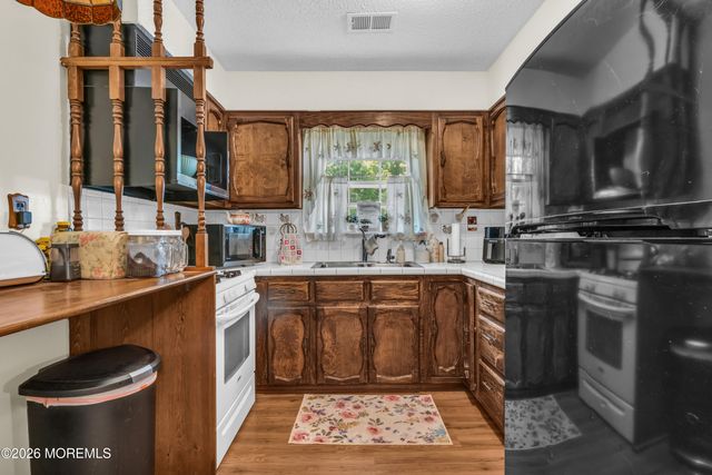 18 Whitecap Way, Brick, NJ 08723