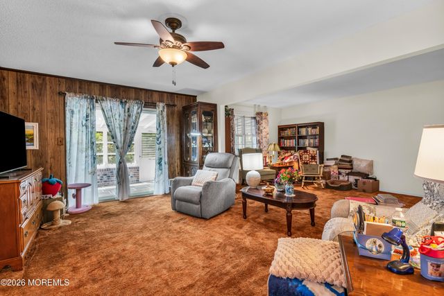 18 Whitecap Way, Brick, NJ 08723
