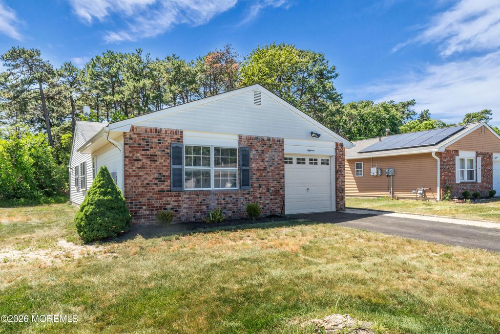18 Whitecap Way, Brick, NJ 08723