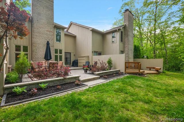 1161 Hillpointe Circle, Bloomfield Hills, MI 48304