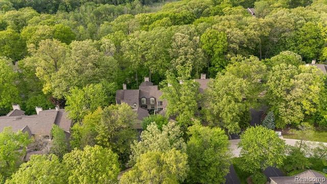 1161 Hillpointe Circle, Bloomfield Hills, MI 48304