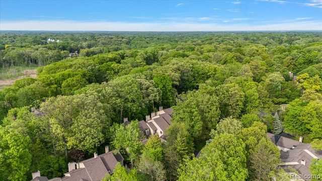 1161 Hillpointe Circle, Bloomfield Hills, MI 48304