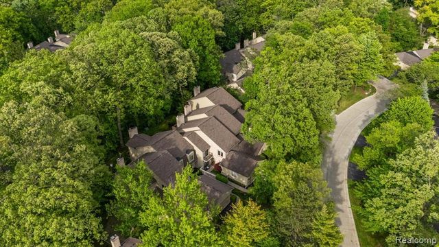 1161 Hillpointe Circle, Bloomfield Hills, MI 48304
