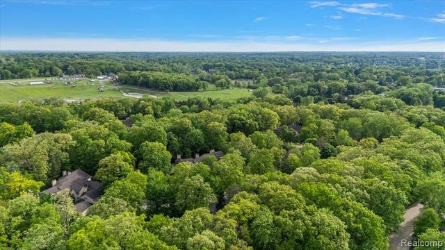 1161 Hillpointe Circle, Bloomfield Hills, MI 48304